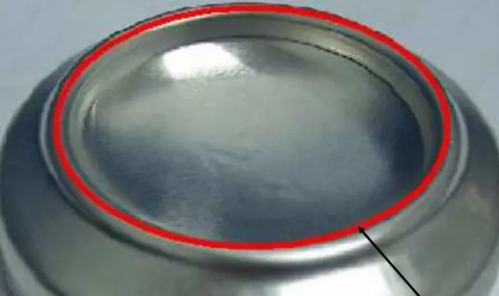Recubrimiento del borde inferior en la fabricación de latas de aluminio para proteger el canto vivo