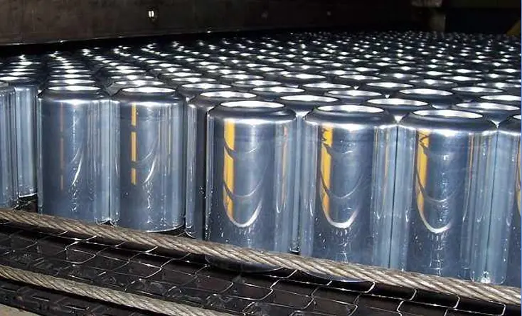 Tratamiento químico en la fabricación de latas de aluminio para mejorar la resistencia a la corrosión